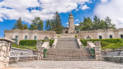 Mausoleul Mateiaș - Rucăr-Bran